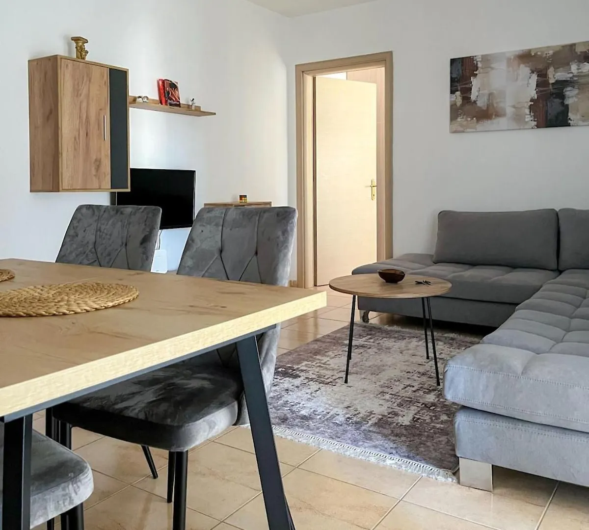 Lena'S Apartment Near City Center Tirana