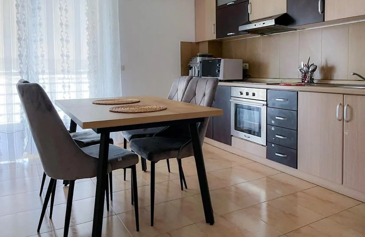 Lena'S Apartment Near City Center Tirana 0*,
